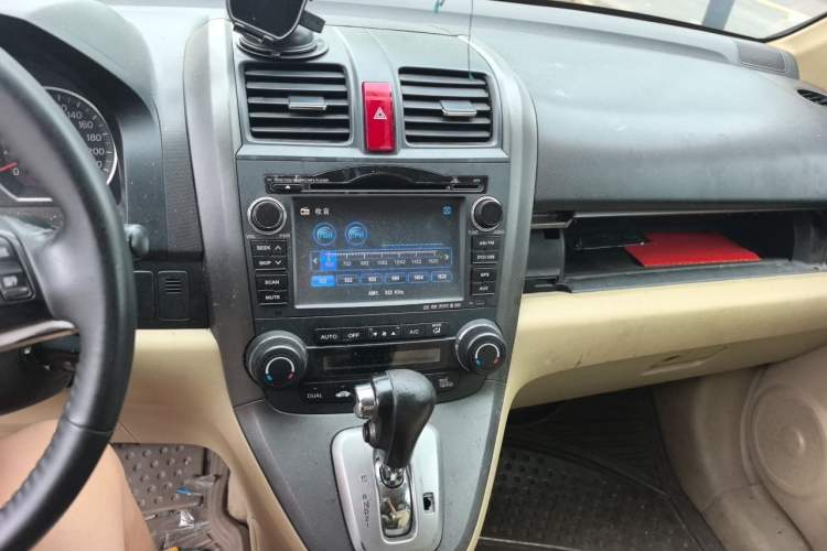Used Honda CR-V 2010 2.4L automatic four-wheel drive luxury version Audio And AC Panel