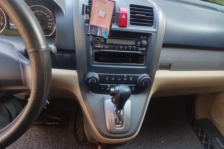 Used Honda CR-V 2010 2.0L automatic two-wheel drive urban version Audio And AC Panel