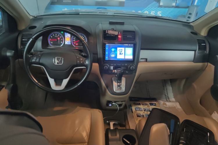 Used Honda CR-V 2010 2.4L automatic four-wheel drive luxury version Center Console
