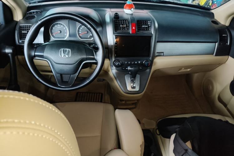 Used Honda CR-V 2010 2.0L Automatic Four-Wheel Drive Classic Edition Center Console