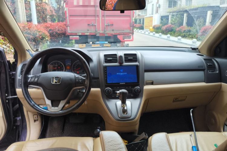 Used Honda CR-V 2010 2.4L automatic four-wheel drive luxury version Center Console