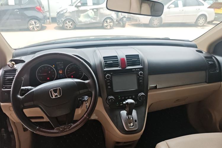 Used Honda CR-V 2010 2.0L automatic two-wheel drive urban version Center Console