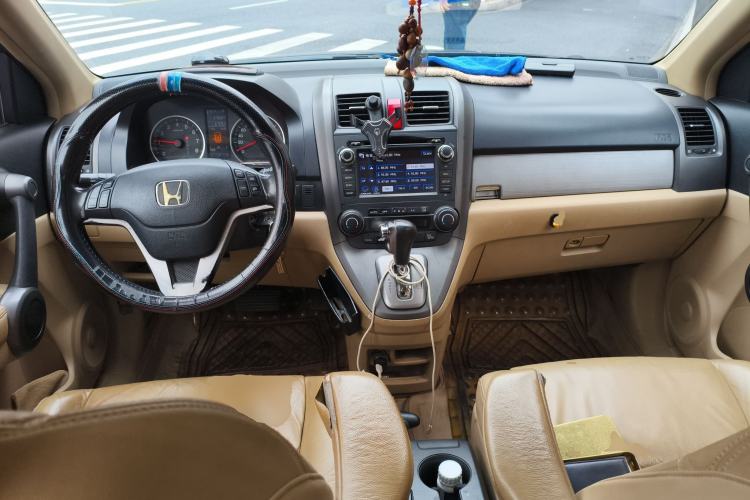 Used Honda CR-V 2010 2.4L automatic four-wheel drive luxury version Center Console