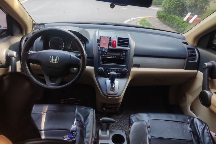 Used Honda CR-V 2010 2.0L automatic two-wheel drive urban version Center Console