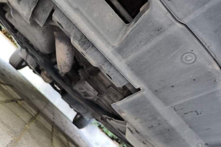Used Honda CR-V 2010 2.0L automatic two-wheel drive urban version Chassis Front