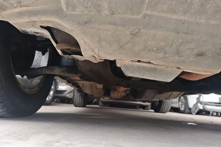 Used Honda CR-V 2010 2.0L automatic two-wheel drive urban version Chassis Front Right