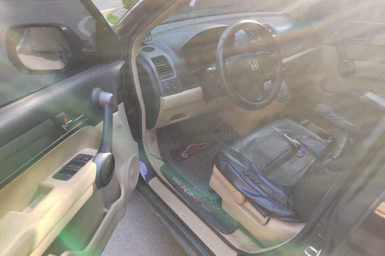 Used Honda CR-V 2010 2.0L automatic two-wheel drive urban version Driver Seat