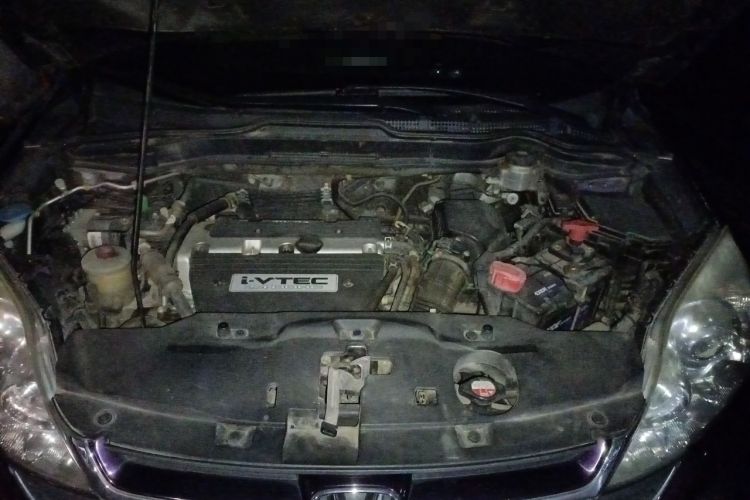 Used Honda CR-V 2010 2.4L automatic four-wheel drive luxury version Engine Bay
