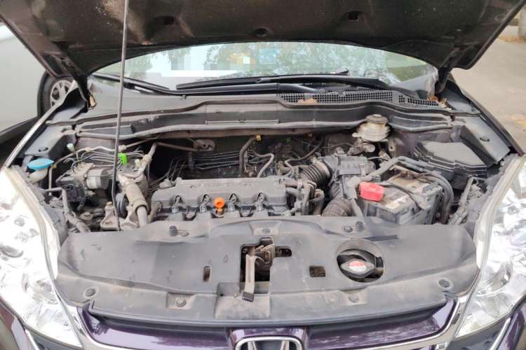 Used Honda CR-V 2010 2.0L automatic two-wheel drive urban version Engine Bay