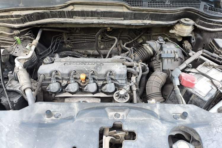 Used Honda CR-V 2010 2.0L automatic two-wheel drive urban version Engine Bay