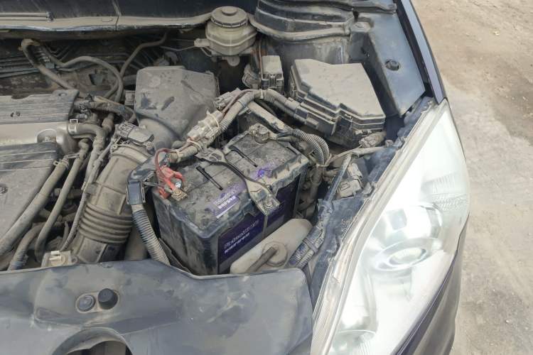 Used Honda CR-V 2010 2.4L automatic four-wheel drive luxury version Engine Bay Left