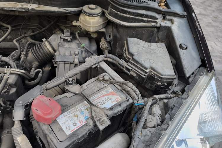Used Honda CR-V 2010 2.0L automatic two-wheel drive urban version Engine Bay Left