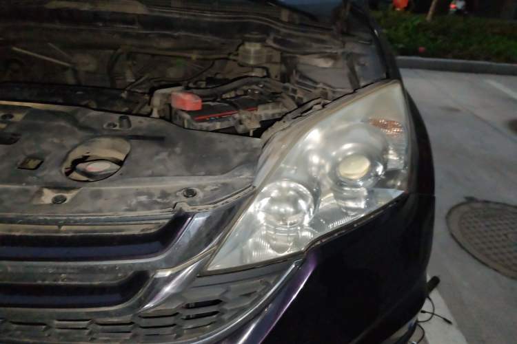 Used Honda CR-V 2010 2.0L automatic two-wheel drive urban version Engine Bay Left