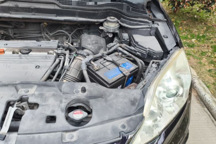 Used Honda CR-V 2010 2.4L automatic four-wheel drive luxury version Engine Bay Left