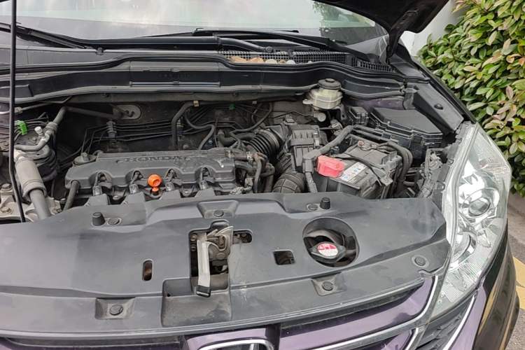 Used Honda CR-V 2010 2.0L Automatic Four-Wheel Drive Classic Edition Engine Bay Left