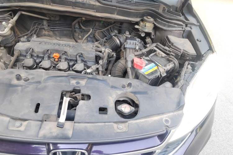 Used Honda CR-V 2010 2.0L automatic two-wheel drive urban version Engine Bay Left