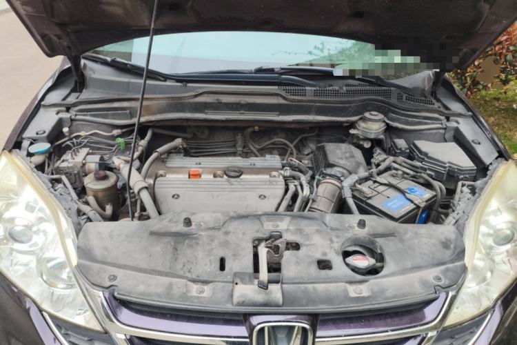 Used Honda CR-V 2010 2.4L automatic four-wheel drive luxury version Engine Bay
