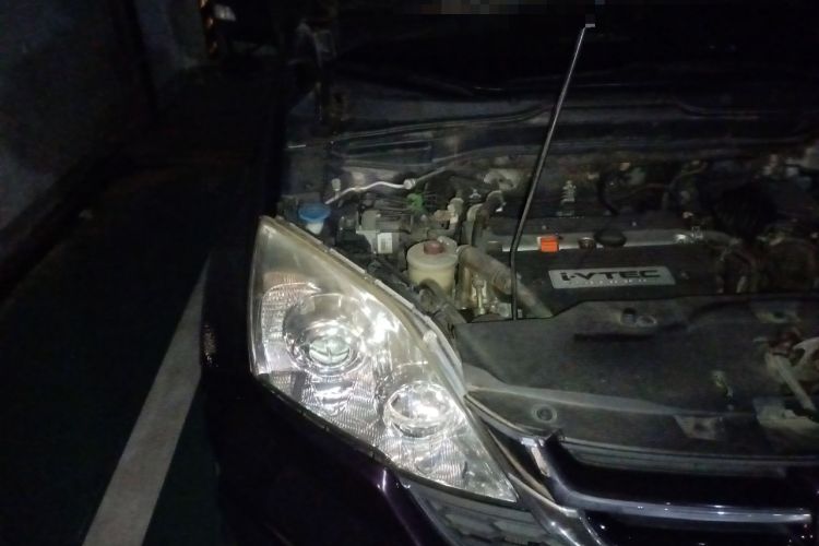 Used Honda CR-V 2010 2.4L automatic four-wheel drive luxury version Engine Bay Right
