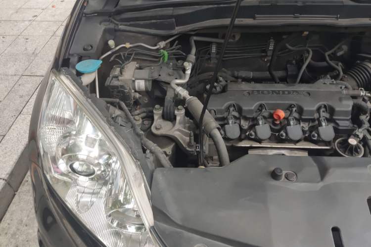 Used Honda CR-V 2010 2.0L automatic two-wheel drive urban version Engine Bay Right