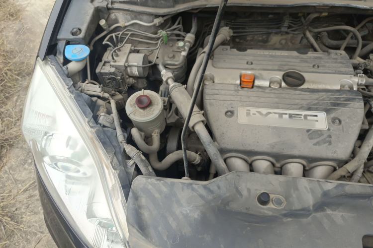 Used Honda CR-V 2010 2.4L automatic four-wheel drive luxury version Engine Bay Right