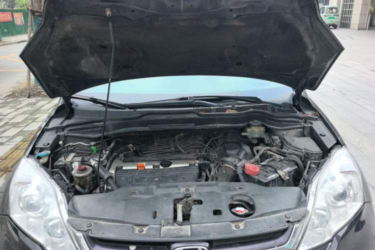 Used Honda CR-V 2010 2.4L automatic four-wheel drive luxury version Engine Bay