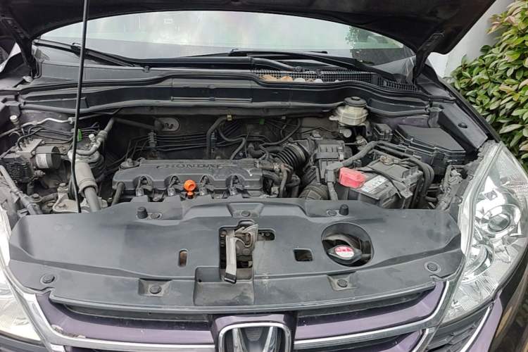 Used Honda CR-V 2010 2.0L Automatic Four-Wheel Drive Classic Edition Engine Bay