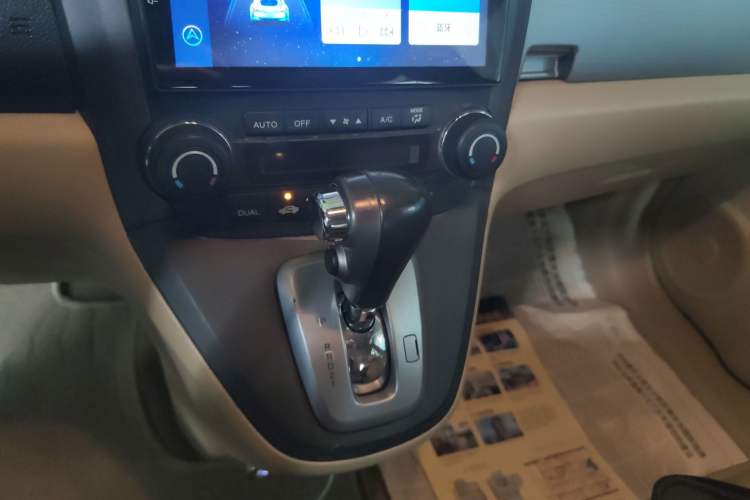Used Honda CR-V 2010 2.4L automatic four-wheel drive luxury version Gear Lever