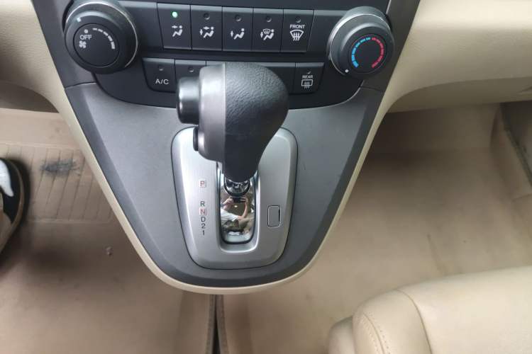 Used Honda CR-V 2010 2.0L automatic two-wheel drive urban version Gear Lever