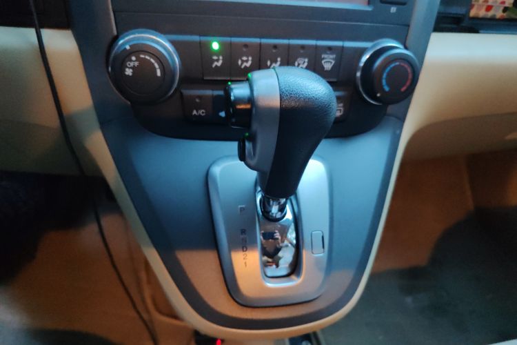 Used Honda CR-V 2010 2.0L automatic two-wheel drive urban version Gear Lever
