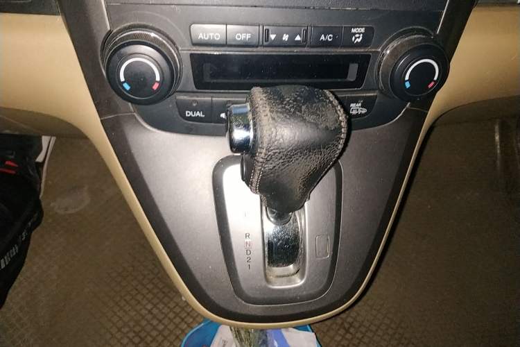 Used Honda CR-V 2010 2.4L Automatic Four-Wheel Drive Prestige Edition Gear Lever