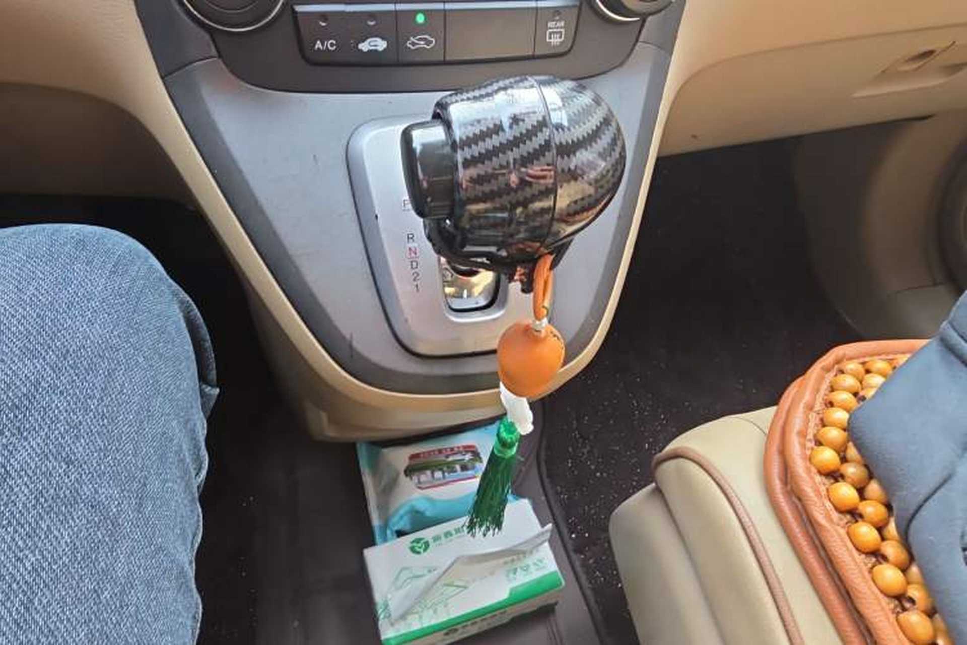 Used Honda CR-V 2010 2.0L automatic two-wheel drive urban version Gear Lever