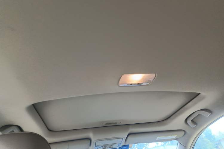 Used Honda CR-V 2010 2.4L automatic four-wheel drive luxury version Headliner