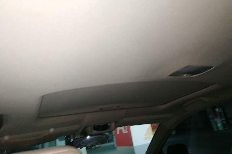 Used Honda CR-V 2010 2.4L Automatic Four-Wheel Drive Prestige Edition Headliner
