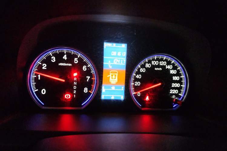Used Honda CR-V 2010 2.0L automatic two-wheel drive urban version Instrument Cluster
