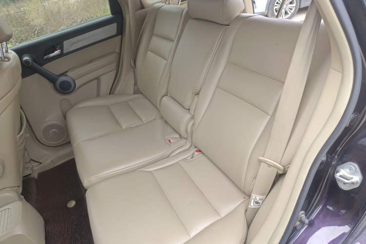 Used Honda CR-V 2010 2.4L automatic four-wheel drive luxury version Left Rear Seat