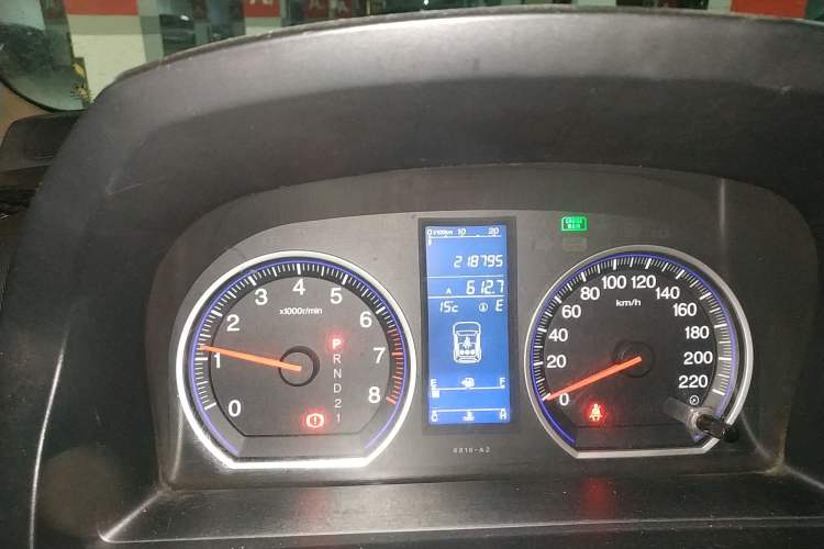 Used Honda CR-V 2010 2.4L Automatic Four-Wheel Drive Prestige Edition Odometer Close Up