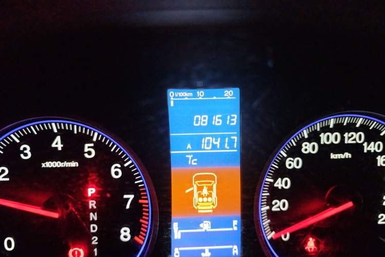 Used Honda CR-V 2010 2.0L automatic two-wheel drive urban version Odometer Close Up