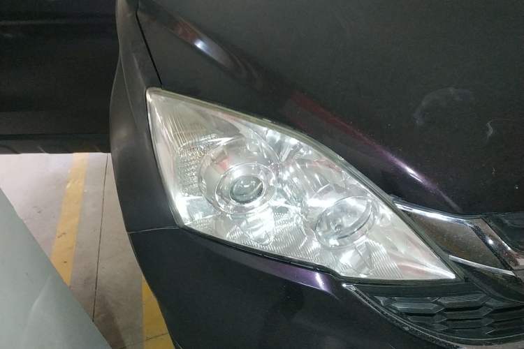 Used Honda CR-V 2010 2.4L Automatic Four-Wheel Drive Prestige Edition Right Front Headlight