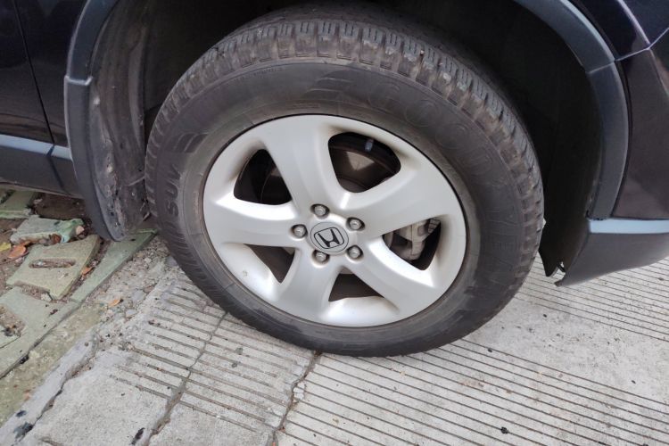Used Honda CR-V 2010 2.0L automatic two-wheel drive urban version Right Front Wheel Hub