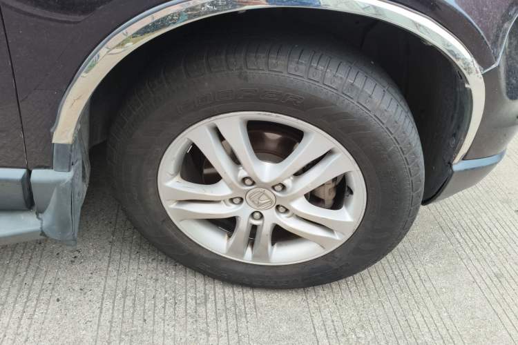 Used Honda CR-V 2010 2.4L automatic four-wheel drive luxury version Right Front Wheel Hub
