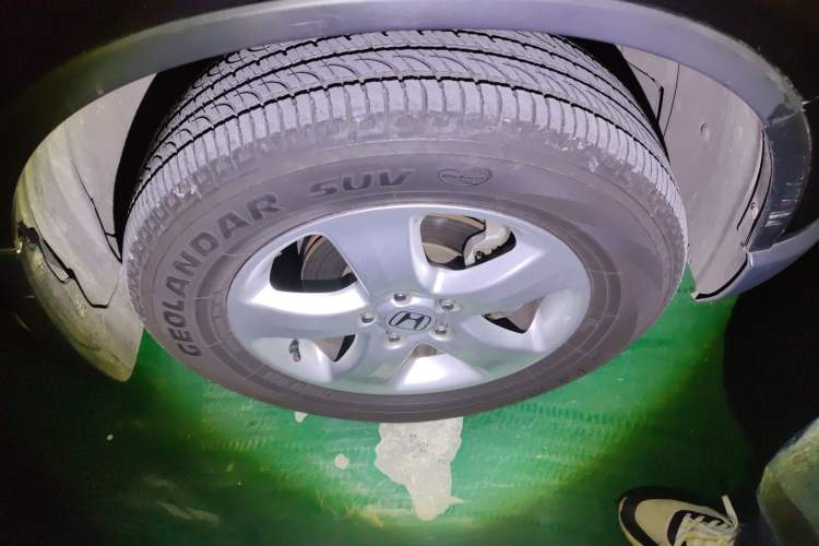 Used Honda CR-V 2010 2.0L Automatic Four-Wheel Drive Classic Edition Right Front Wheel Hub