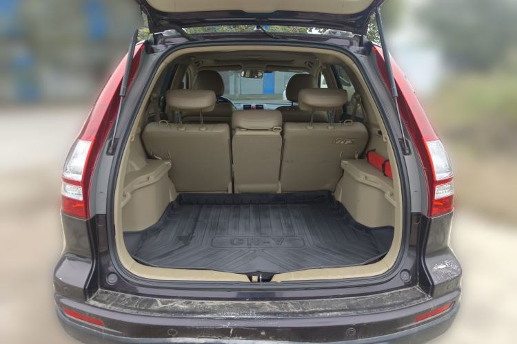 Used Honda CR-V 2010 2.4L automatic four-wheel drive luxury version Trunk