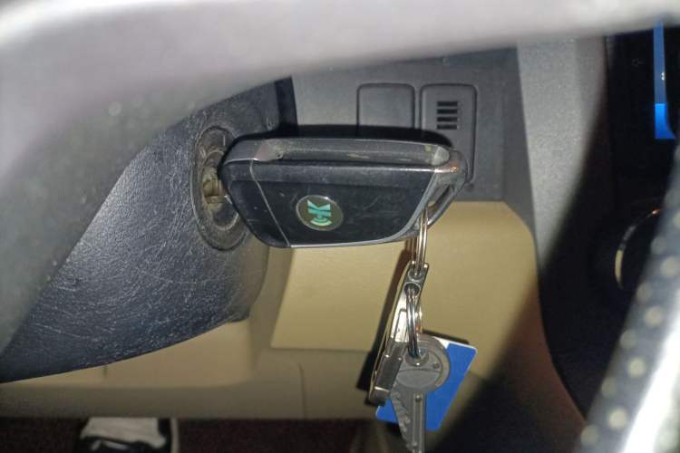 Used Honda CR-V 2010 2.4L automatic four-wheel drive luxury version Vehicle Key