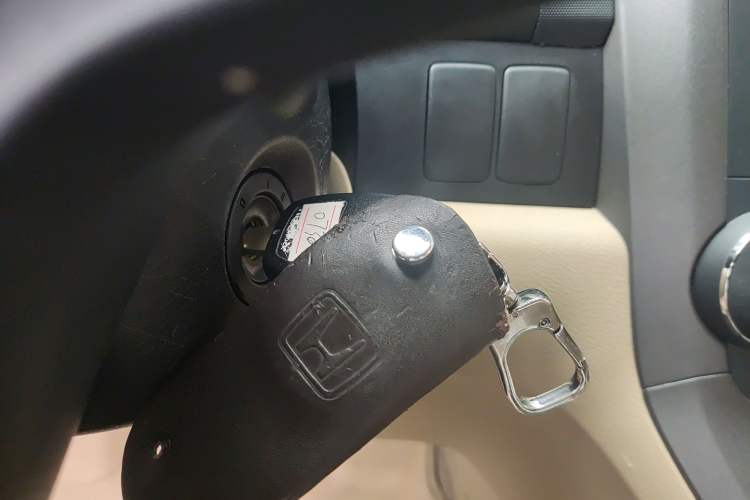 Used Honda CR-V 2010 2.0L automatic two-wheel drive urban version Vehicle Key