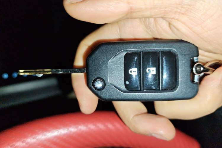 Used Honda CR-V 2010 2.0L automatic two-wheel drive urban version Vehicle Key