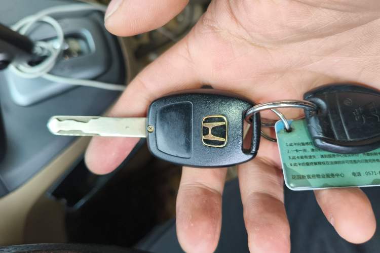 Used Honda CR-V 2010 2.4L automatic four-wheel drive luxury version Vehicle Key