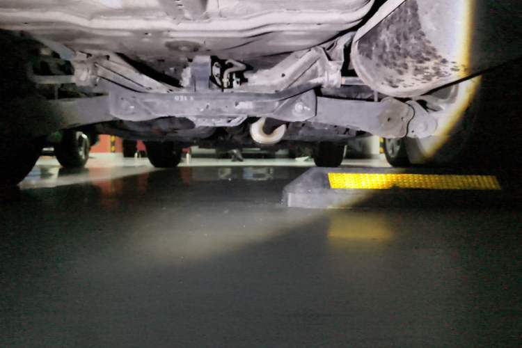 Used Honda CR-V 2010 2.4L automatic four-wheel drive luxury version Chassis Rear