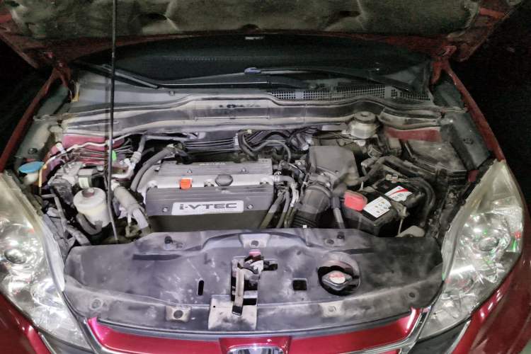 Used Honda CR-V 2010 2.4L automatic four-wheel drive luxury version Engine Bay