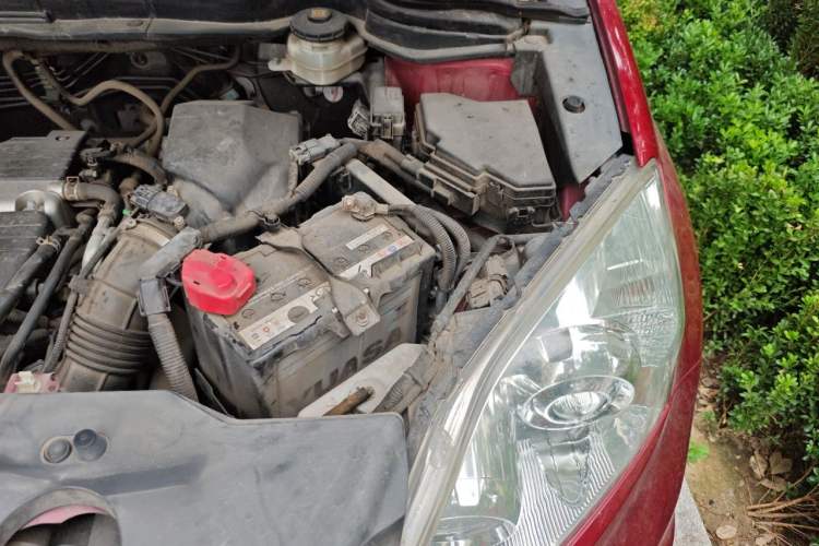 Used Honda CR-V 2010 2.4L automatic four-wheel drive luxury version Engine Bay Left
