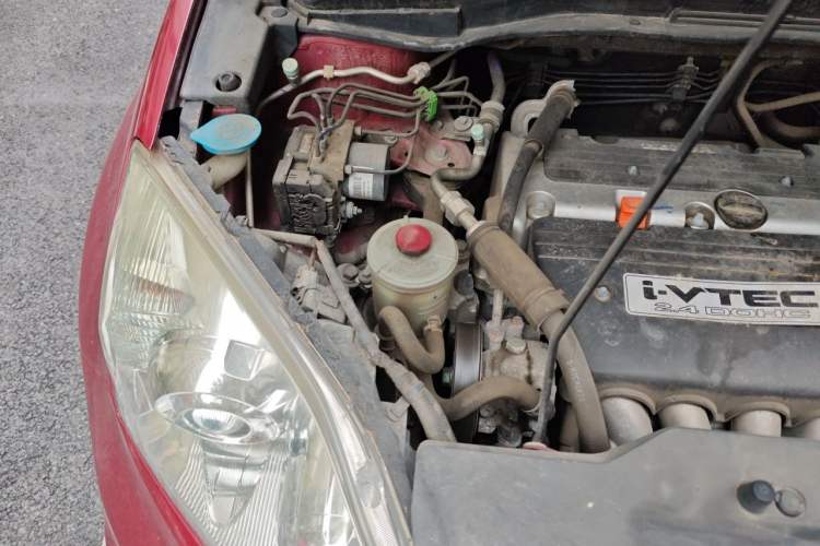 Used Honda CR-V 2010 2.4L automatic four-wheel drive luxury version Engine Bay Right